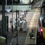 Bohaterski członek załogi bronił pasażerów przed nożownikiem. "Dzięki niemu żyją"