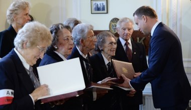 Bohaterskie uczestniczki Powstania Warszawskiego. Nie zabiegały o awanse; dostały je po 70 latach