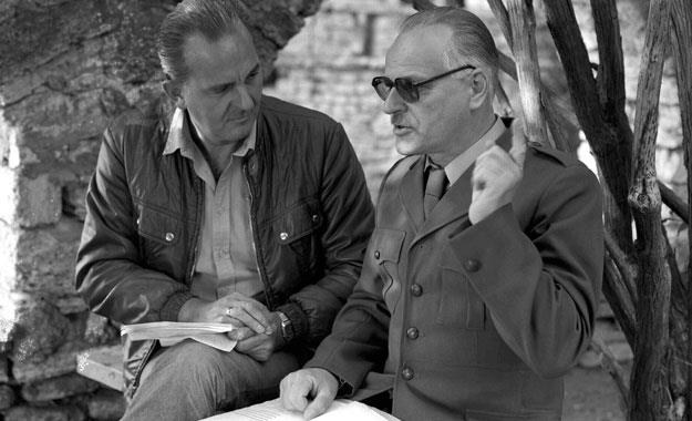 Bohdan Poręba i Jerzy Molga na planie filmu "Katastrofa w Gibraltarze" (1983) /EAST NEWS/POLFILM