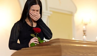 "Boimy się tego, co nieznane". Jak świadomość śmierci może uratować nasze życie, zamiast je odbierać?