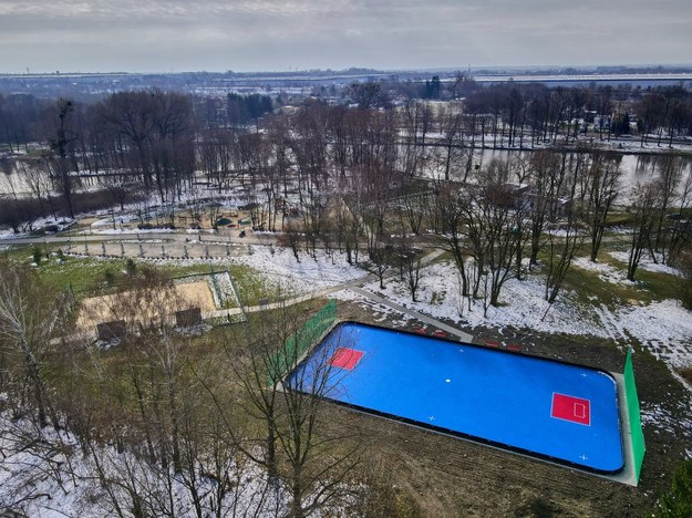 Boisko do unihokeja na łódzkim Młynku /Fot. Radosław Jóźwiak /Materiały prasowe