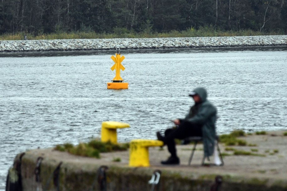 Boja nawigacyjna określająca położenie bomby / 	Marcin Bielecki    /PAP