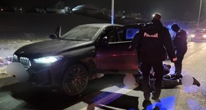 Bójka kilkudziesięciu pseudokibiców. Zatrzymania i blokady dróg