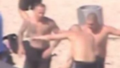 Bójka na plaży. Ujawniono nagranie z miejskiego monitoringu 