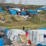 Bojówki uchodźców atakują policjantów w Calais! 17 funkcjonariuszy rannnych