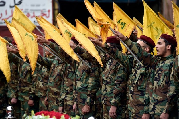 Bojownicy Hezbollahu /WAEL HAMZEH /PAP/EPA