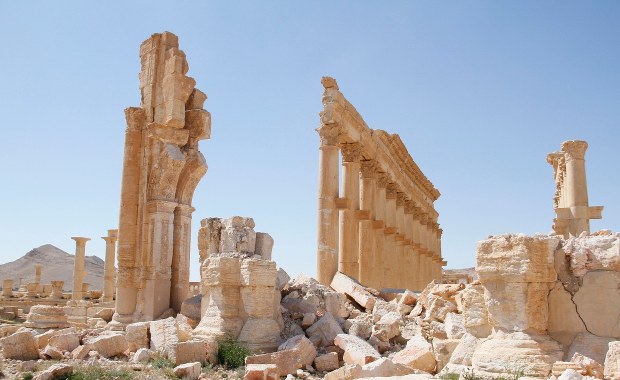 Bojownicy IS przejęli starożytną Palmirę