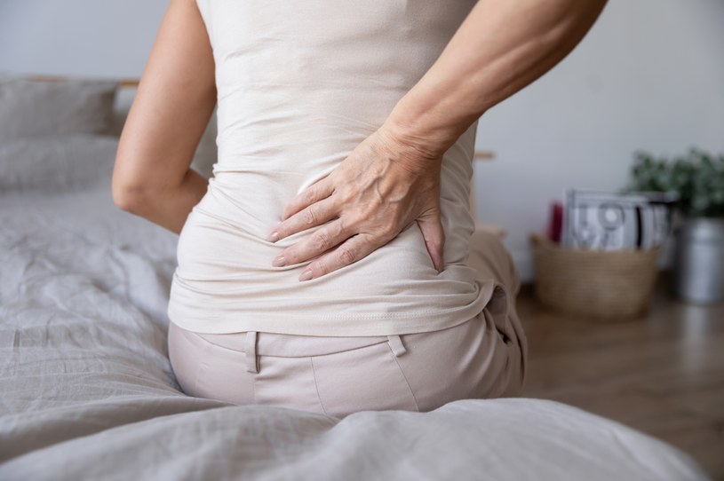 El dolor de espalda puede aparecer repentinamente a cualquier altura dependiendo de la causa del dolor / 123RF / PICSEL