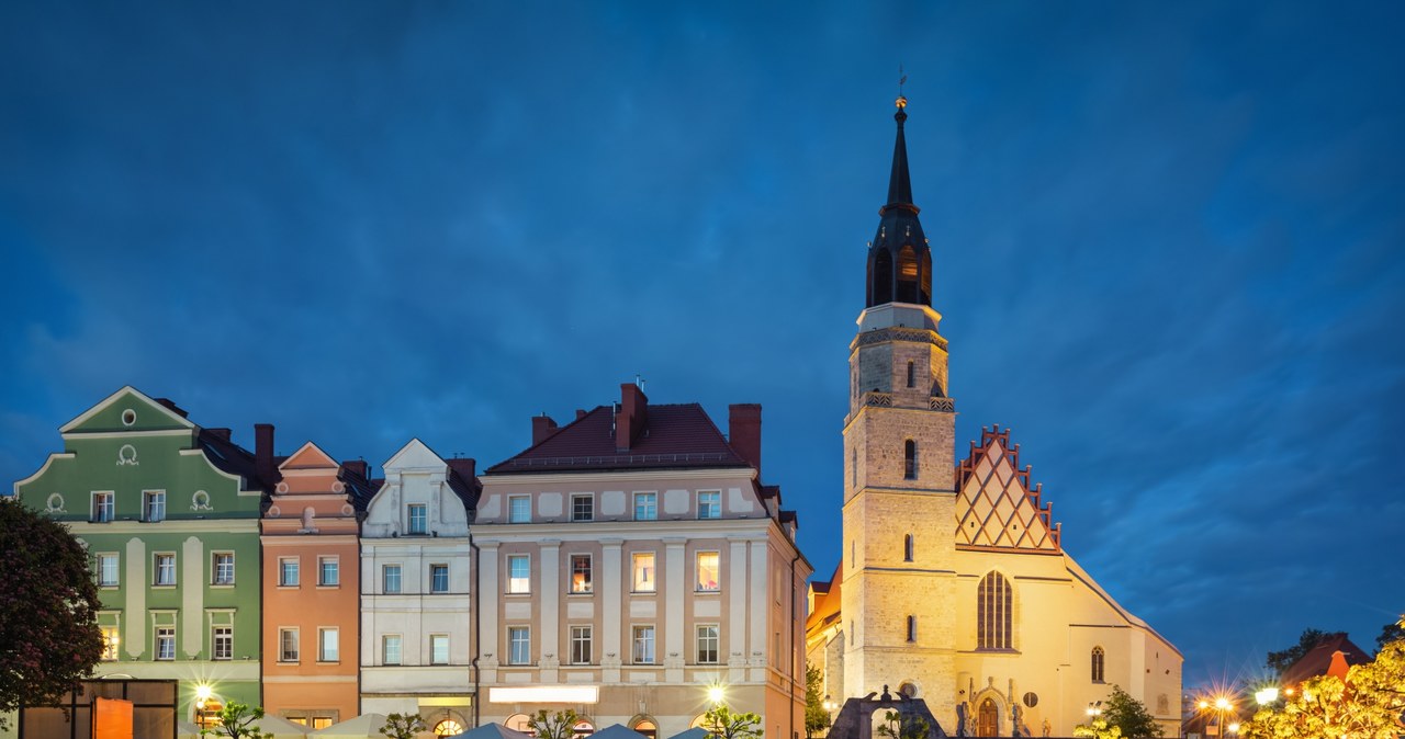 Bolesławiec to urokliwe miasto położone w województwie dolnośląskim. Słynie ze wspaniałej ceramiki, ale ma do zaoferowania o wiele więcej atrakcji. Dlaczego warto odwiedzić Bolesławiec? /123RF/PICSEL