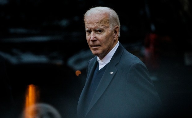 "Bolesna decyzja" Joe Bidena. Chodzi o Wenezuelę 