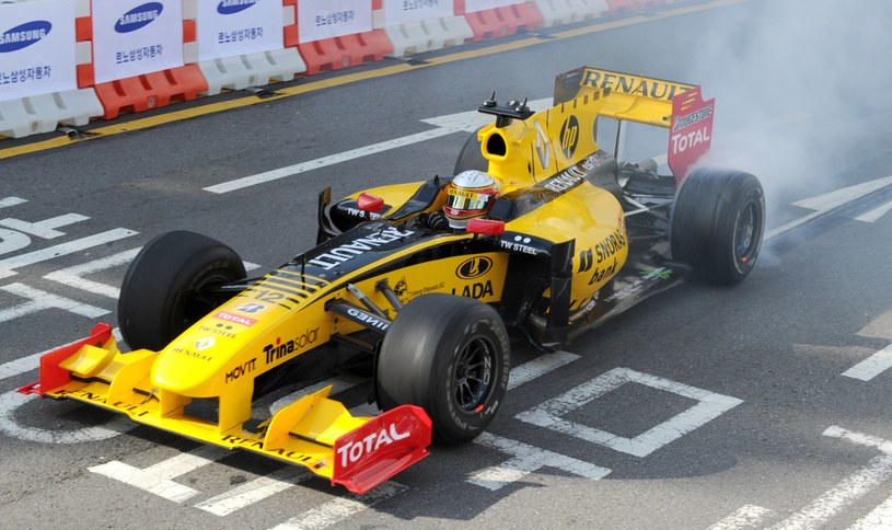 Bolid Formuły 1 Renault w 2010 roku /AFP