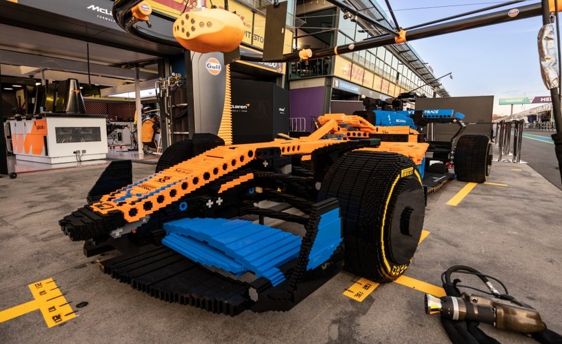 Bolid McLarena z Lego / F1 Australian Grand Prix /Informacja prasowa
