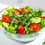 liście Bomba witaminowa z kuchennego parapetu. Są 40 razy zdrowsze niż dojrzałe warzywa i wyhodujesz je w tydzień