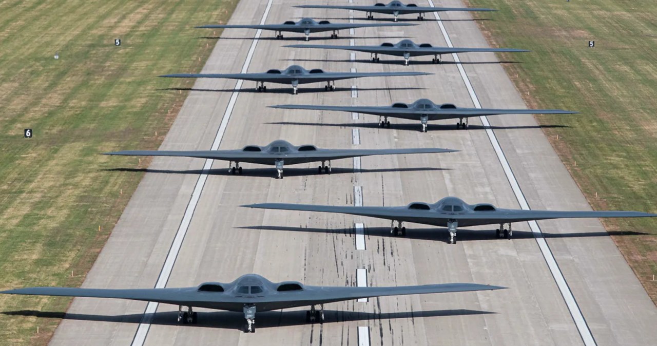 Bombowce B-2 Spirit dokonały pierwszej misji bojowej od lat /U.S. Air Force/ Airman 1st Class Bryson Britt /materiał zewnętrzny