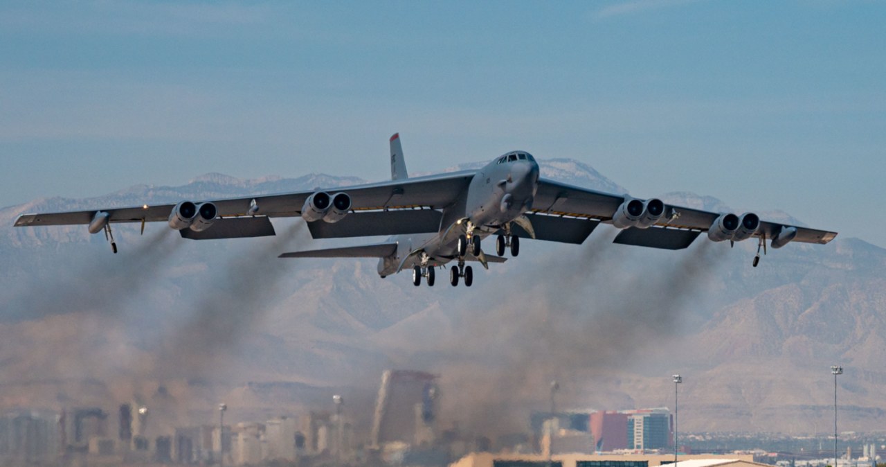 Bombowiec B-52 Stratofortress /William Lewis