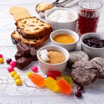 Bomby cukrowe: Produkty, które zawierają najwięcej cukru