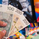 Bon szkolny, stypendium, zasiłek. Wsparcie przed początkiem roku szkolnego