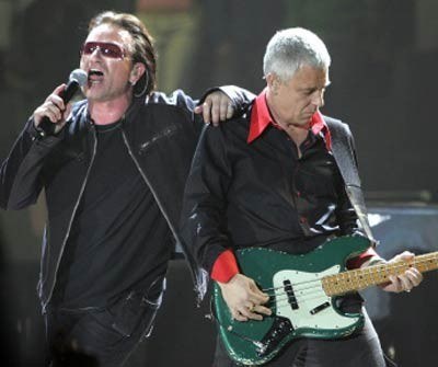 Bono i Adam Clayton (U2) /AFP