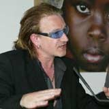 Bono pokazał młodym ich miejsce w szeregu /AFP