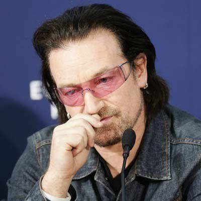 Bono (U2) jeszcze bez kapelusza /arch. AFP