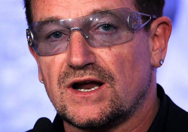 Bono (U2) nie rozstaje się z okularami przeciwsłonecznymi fot. Alex Wong /Getty Images/Flash Press Media