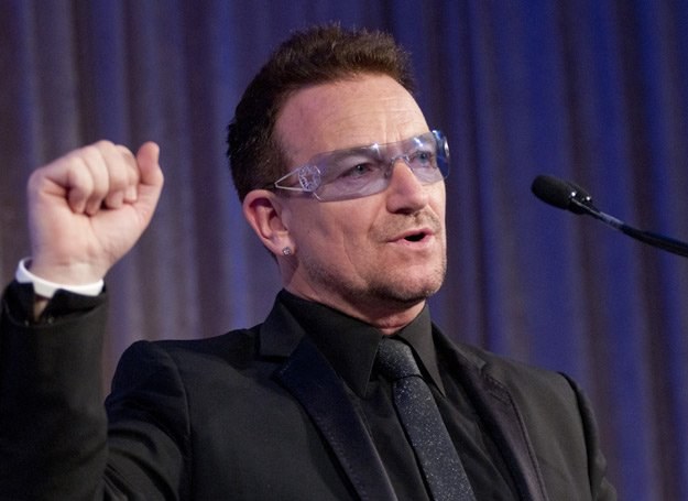 Bono (U2) wraca na scenę po operacji kręgosłupa - fot. Kris Connor /Getty Images/Flash Press Media