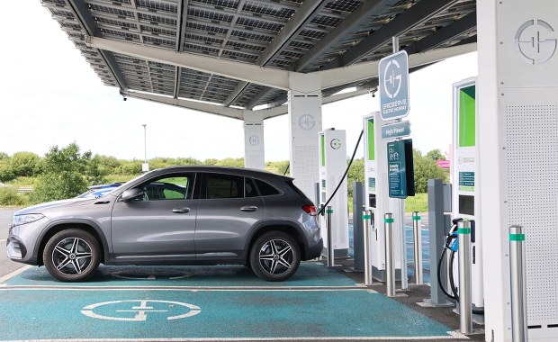 "Boom na auta elektryczne w Europie nie mija". Ekspert w Radiu RMF24