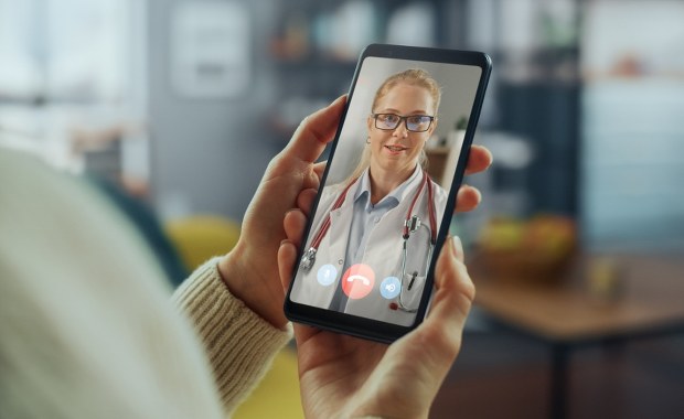 Boom na teleporady! Polacy coraz chętniej wybierają leczenie na odległość