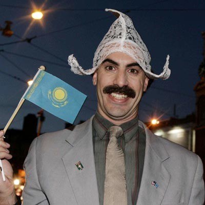 Borat z flagą Kazachstanu /AFP