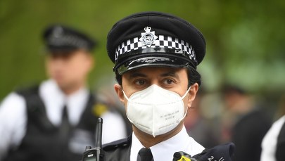 Boris Johnson: Ludzie mogą czuć się sfrustrowani. Chcemy powrotu do "prawie normalności"