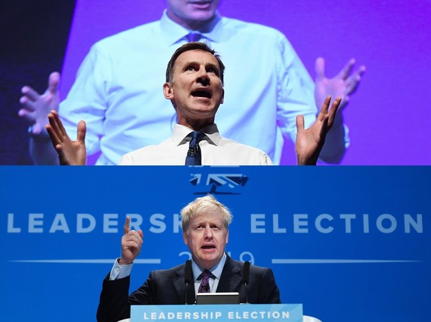 Boris Johnson (na dole) Jeremy Hunt (na górze) /ANDY RAIN /PAP/EPA