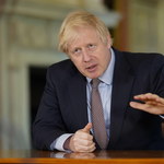 Boris Johnson przedstawił plan stopniowego znoszenia obostrzeń. "Podejmujemy pierwsze ostrożne kroki"