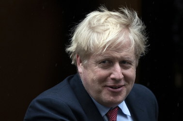 Boris Johnson wypisany ze szpitala. Jego ciężarna narzeczona pisze o "bardzo mrocznych" chwilach