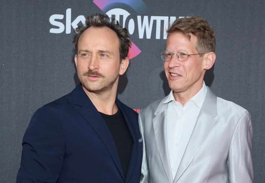 Borys Szyc i Łukasz Garlicki na premierze serialu "Warszawianka" /Paweł Wodzyński /East News