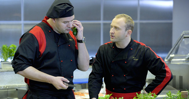 Borys Szyc i Tomasz Karolak szykują się już na kolejny sezon "Przepisu na życie"? /AKPA