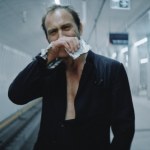 Borys Szyc rozlicza się z ze swoim życiem. "Niebezpieczna autoterapia"