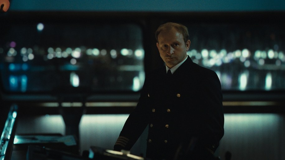 Borys Szyc w kapitańskim mundurze na planie "Heweliusza" /Robert Pałka / Netflix /Materiały prasowe