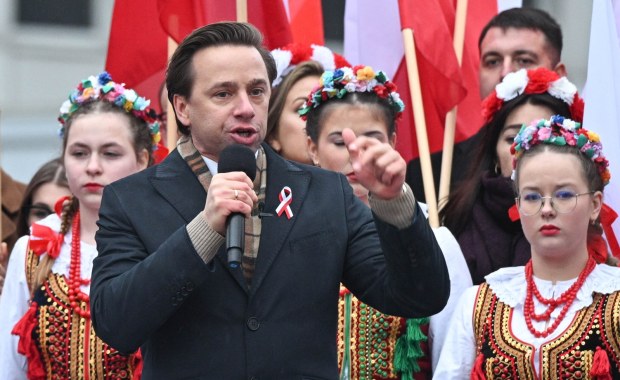 Bosak sprowokował posłanki. Pokazał plakat z Marszu Niepodległości