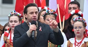 Bosak sprowokował posłanki. Pokazał plakat z Marszu Niepodległości