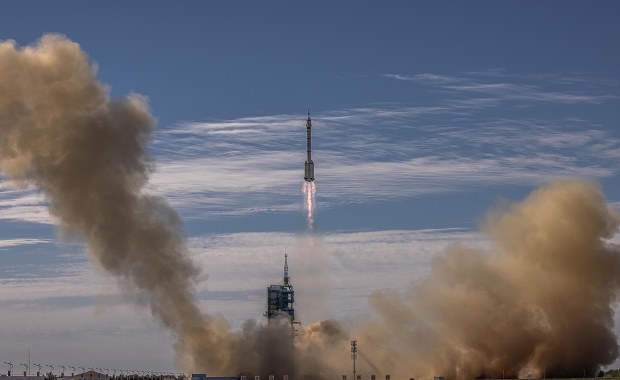 „Boski Statek” dotarł na orbitę. Załoga będzie budować „Niebiański Pałac”