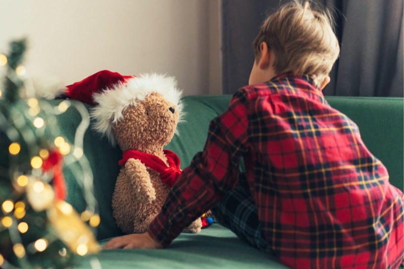 Boże Narodzenie jest trudnym okresem zwłaszcza dla dzieci z niepełnych rodzin, które przeżyły rozstanie i rozwód rodziców /123RF/PICSEL
