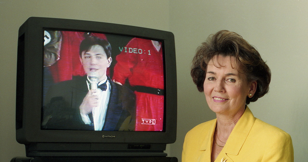 Bożena Walter oglądająca Krzysztofa Ibisza w TV (1993 r.) /Jarek Szymański /Agencja FORUM