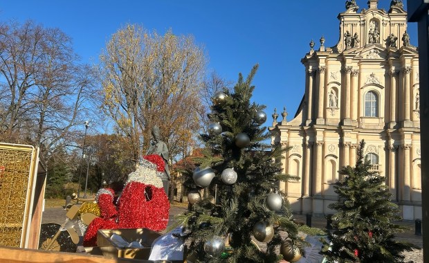 Bożonarodzeniowe ozdoby już w Warszawie. "Dziwne, ale zwraca uwagę!"