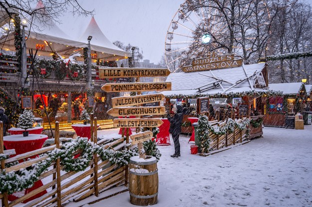 Bożonarodzeniowy jarmark w Oslo na zdjęciu ilustracyjnym /Shutterstock