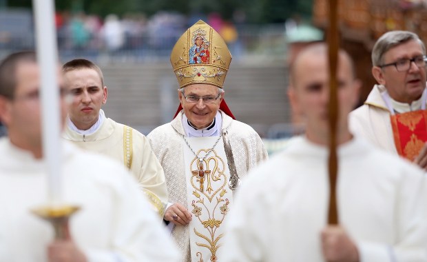 Bp Długosz przeprasza za swoje słowa nt. pedofilii w Kościele. "Moja modlitwa błędnie została zinterpretowana"
