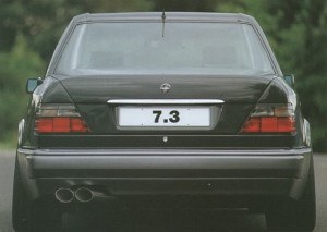 Brabus E V12 7.3S z połowy lat 90., napędzany jednostką 7.3 o mocy 582 KM. Powstało około 5 takich samochodów. /Brabus