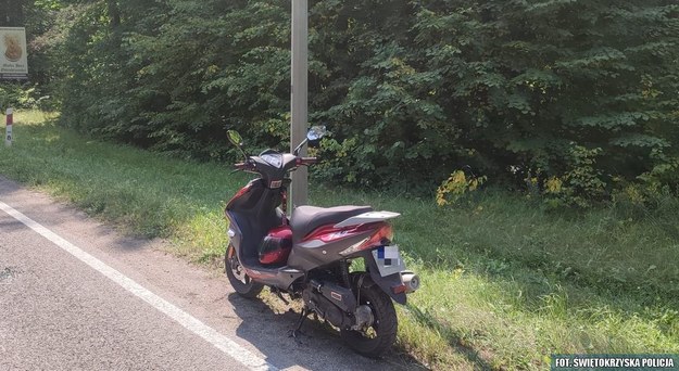 Bracia jechali motorowerem do dziewczyny 16-latka /Świętokrzyska policja /Policja