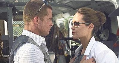 Brad Pitt i Angelina Jolie w filmie "Mr & Mrs Smith" /