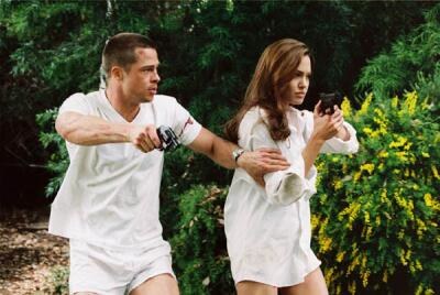 Brad Pitt i Angelina Jolie w "Mr & Mrs Smith" /