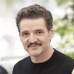 Brad Pitt i George Clooney musieli ustąpić mu miejsca. Kobiety na całym świecie oszalały na punkcie Pedro